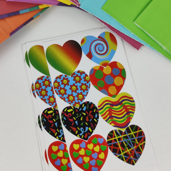 F126X3806_1782413793745_4.jpg Sacos de Papel Coloridos para Festa Com Autocolantes de Coração