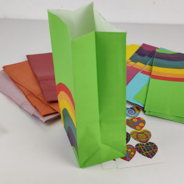 F126X3806_1782413793745_8.jpg Sacos de Papel Coloridos para Festa Com Autocolantes de Coração