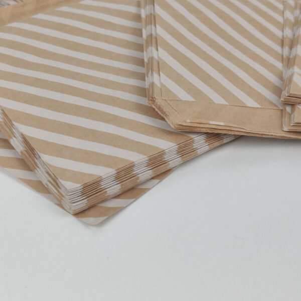 F126X3841_1782467521754_2.jpg Pack Sacos de Papel Com Riscas para Embalagem 17x12 cm