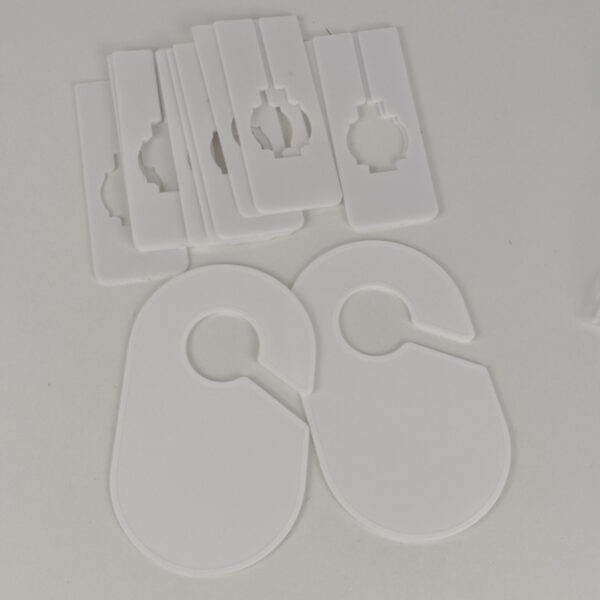 F126X3869_1782469902411_0 Conjunto de Suportes Plásticos Brancos para Organização