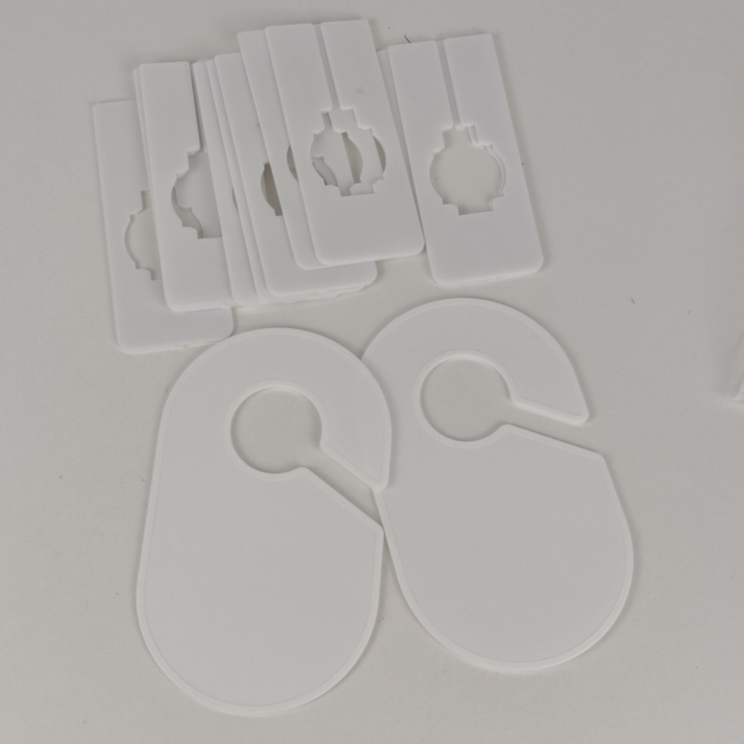 Conjunto de Suportes Plásticos Brancos para Organização