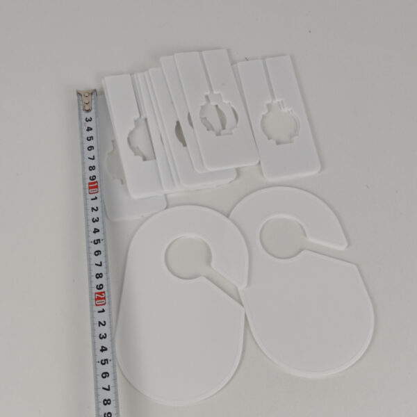 F126X3869_1782469902411_1 Conjunto de Suportes Plásticos Brancos para Organização