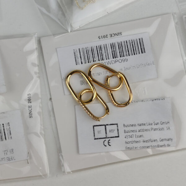 Lote de Bijuteria Com Pulseiras Brincos e Colares