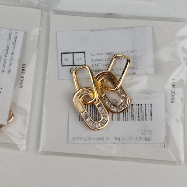 Lote de Bijuteria Com Pulseiras Brincos e Colares