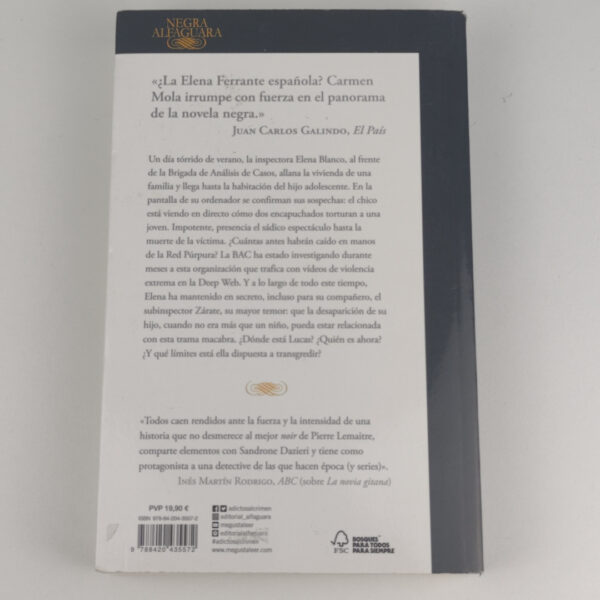 Livro Policial La Red Púrpura Espanhol - Carmen Mola