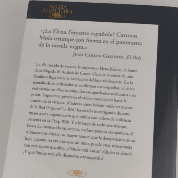 Livro Policial La Red Púrpura Espanhol - Carmen Mola