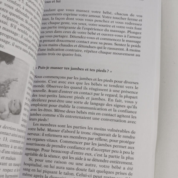 Livro Saúde Le Massage Des Bébés Francês - Vimala Mcclure