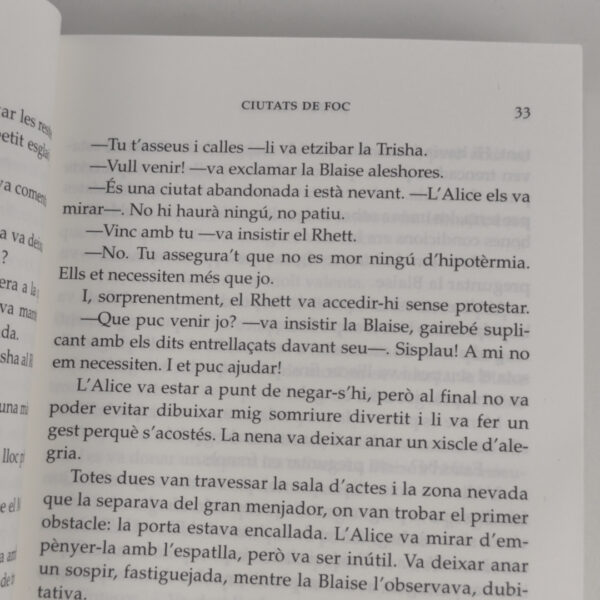 Livro Ciutats de Foc (Catalão) - Joana Marcús