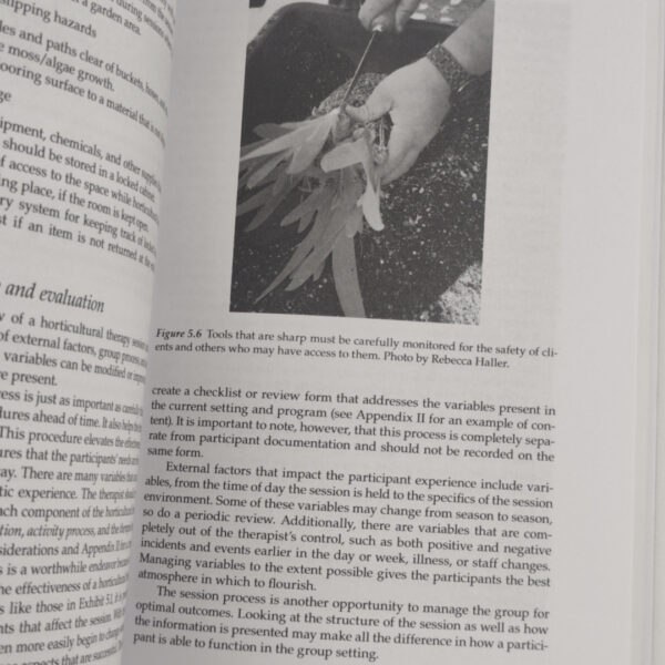Livro Terapia Hortícola Inglês - Rebecca L. Haller e Christine L. Capra