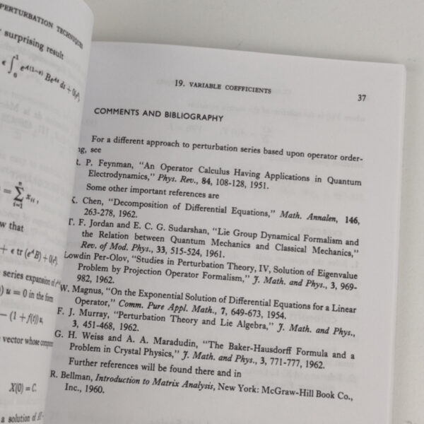 Livro Técnico Perturbation Techniques In Mathematics Engineering & Physics Inglês - Richard Bellman