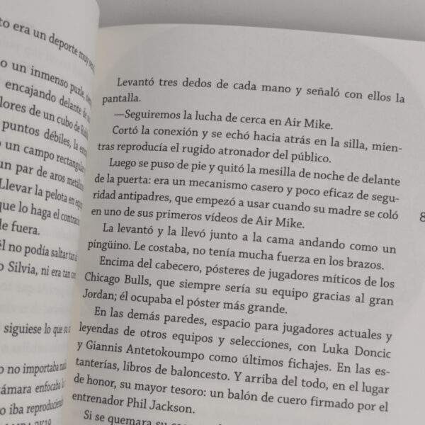 Livro Juvenil Los Trugos: El Enigma Del Trece Espanhol - Amaya Valdemoro e Nora Bucket