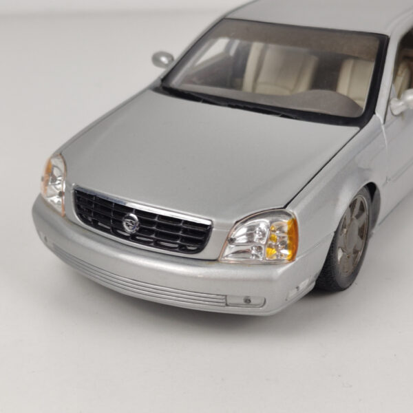 Carro Miniatura Cadillac Deville 2000 1:18 Maisto