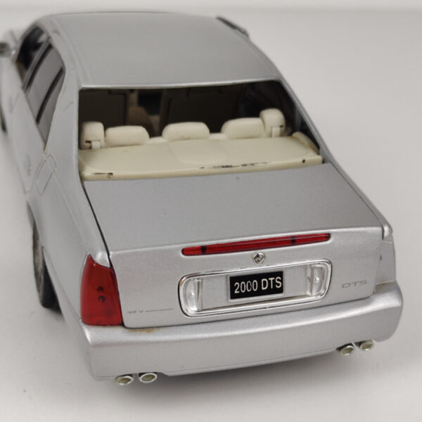 Carro Miniatura Cadillac Deville 2000 1:18 Maisto