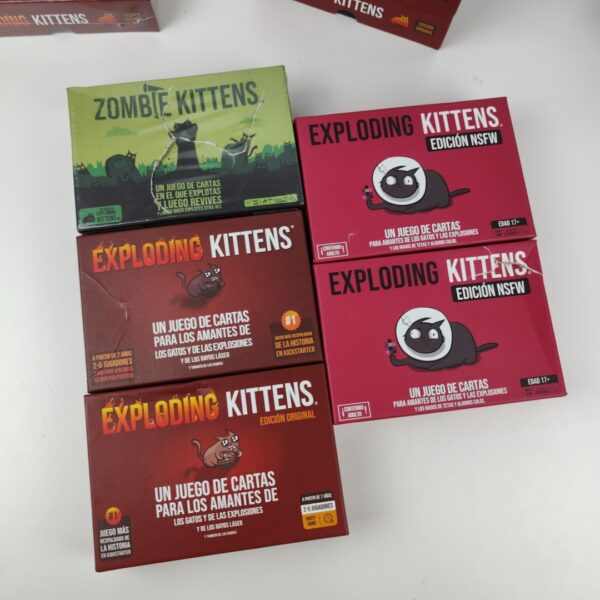 (x15) Lote de Jogos de Cartas Exploding Kittens / Zombie Kittens em Espanhol