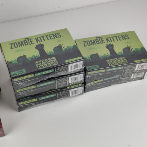 (x15) Lote de Jogos de Cartas Exploding Kittens / Zombie Kittens em Espanhol