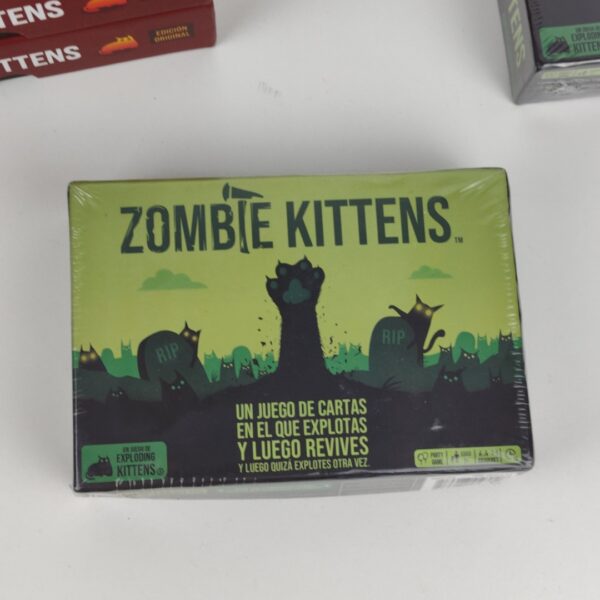 (x15) Lote de Jogos de Cartas Exploding Kittens / Zombie Kittens em Espanhol