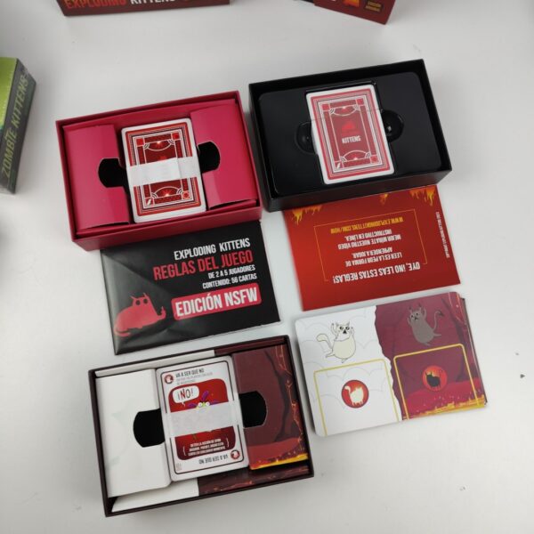 (x15) Lote de Jogos de Cartas Exploding Kittens / Zombie Kittens em Espanhol